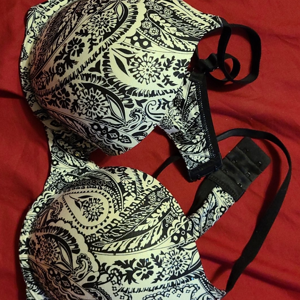 VS bra size 38C